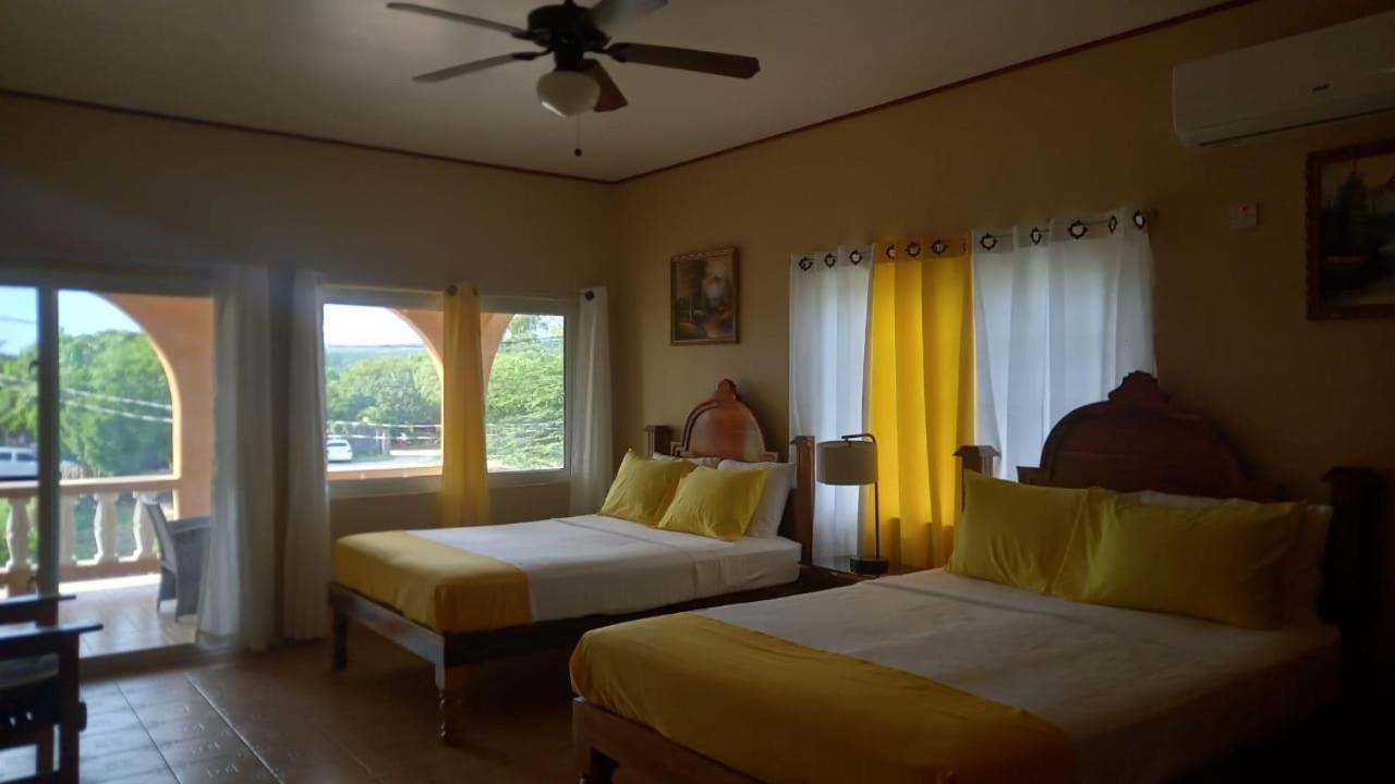 Brytan Villa Treasure Beach Exterior foto