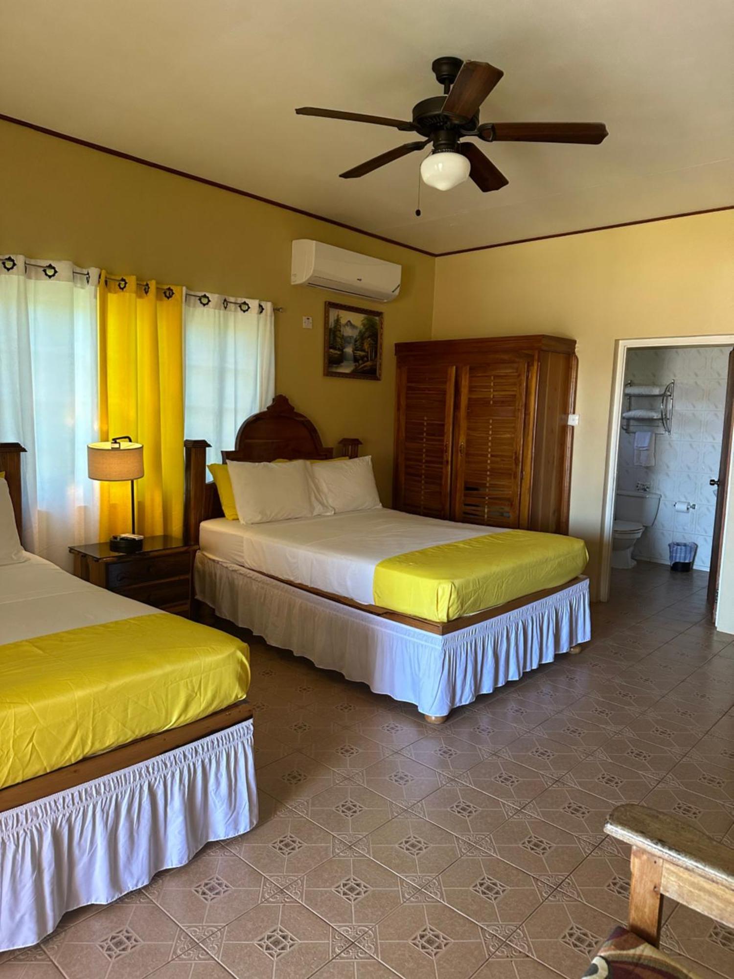 Brytan Villa Treasure Beach Exterior foto