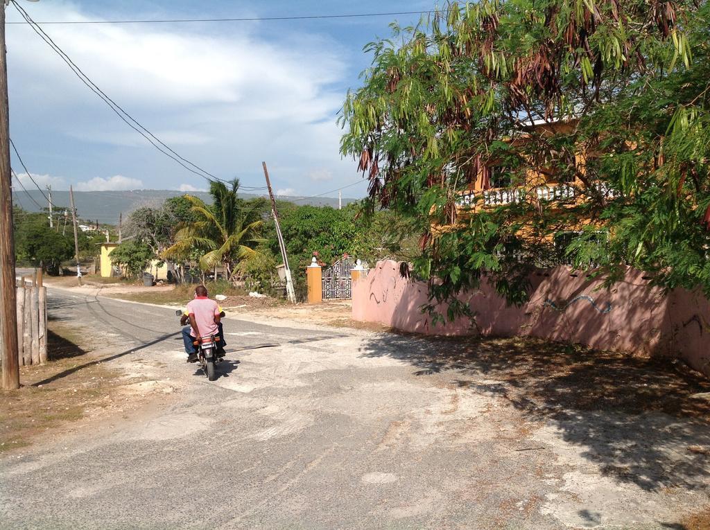 Brytan Villa Treasure Beach Exterior foto