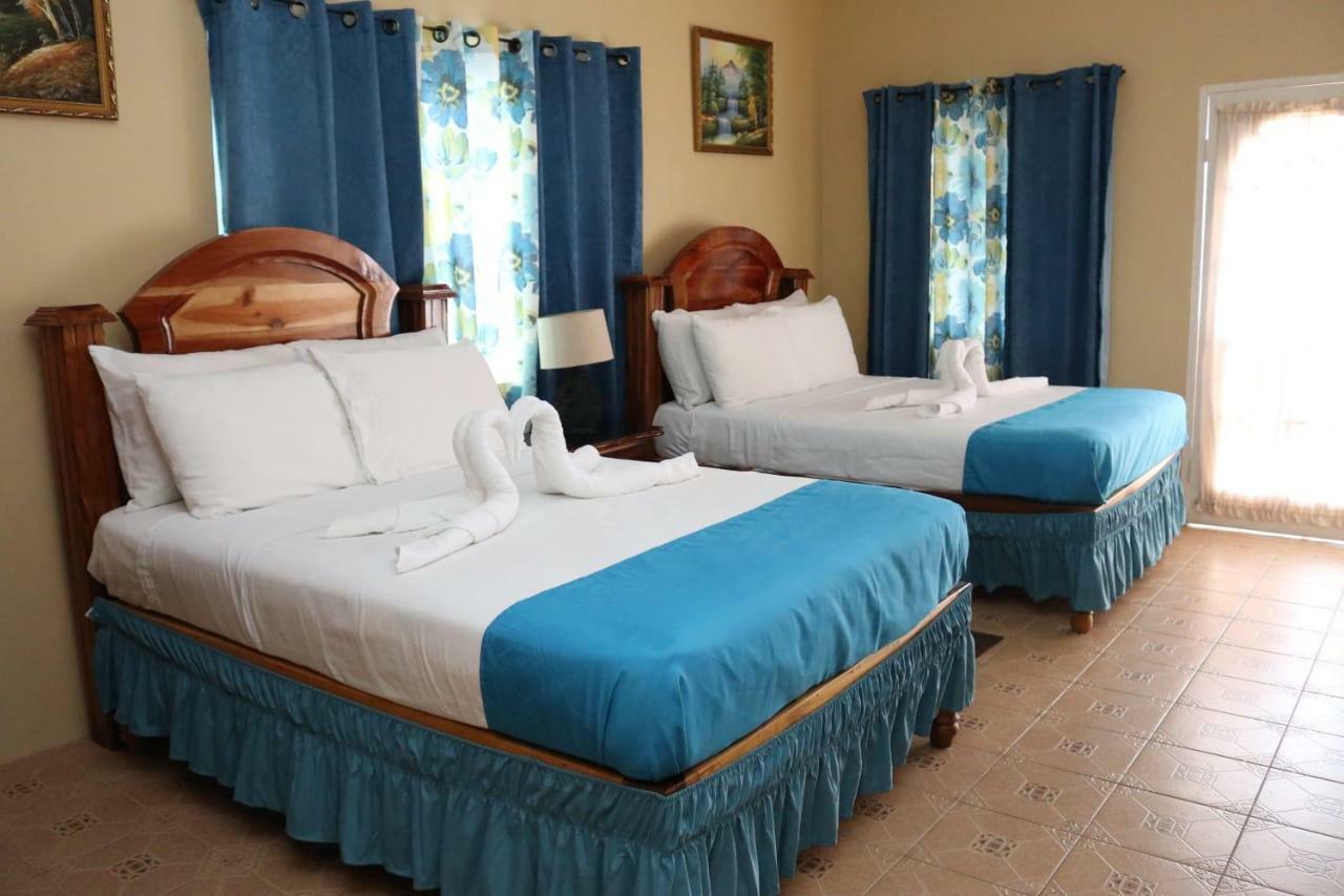 Brytan Villa Treasure Beach Exterior foto